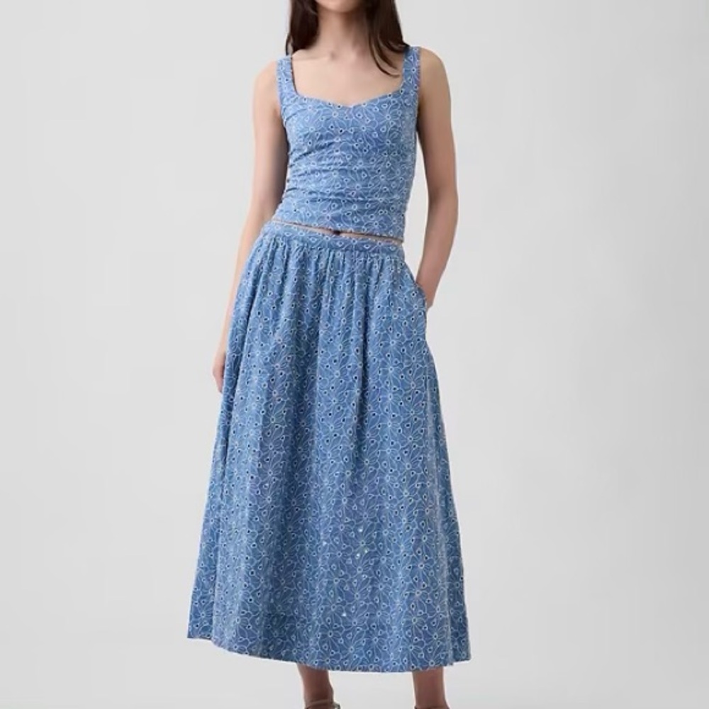 Gap High Rise Eyelet Matching Top and Skirt Set - Size Medium